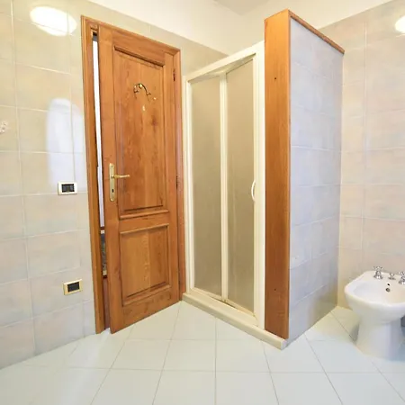Apartment 4 Bedroom Cozy In