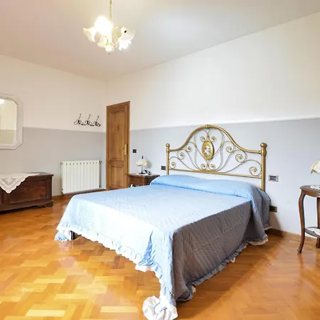 4 Bedroom Cozy In * Camaiore