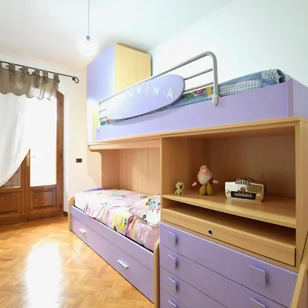 4 Bedroom Cozy In Apartment Camaiore