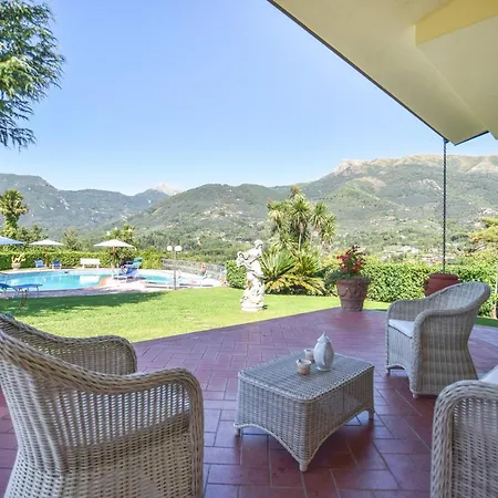 Apartment 4 Bedroom Cozy In Camaiore