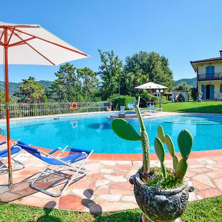 4 Bedroom Cozy In * Camaiore