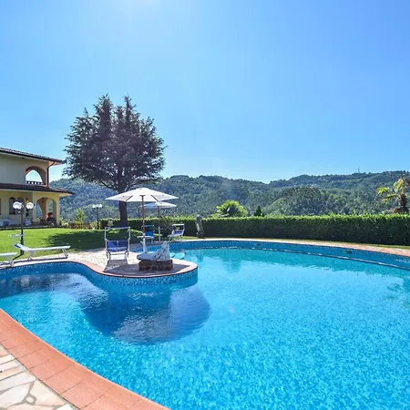 4 Bedroom Cozy In * Camaiore
