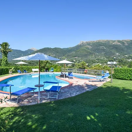 4 Bedroom Cozy In * Camaiore