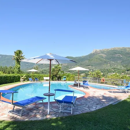 Apartment 4 Bedroom Cozy In Camaiore
